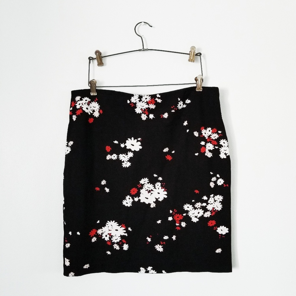 Ann Taylor Red Floral Slim Skirt